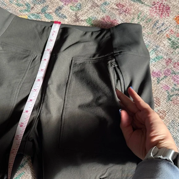 Athleta Olive Green Headland Cargo Leggings Women’s 10 Like New - Picture 5 of 9
